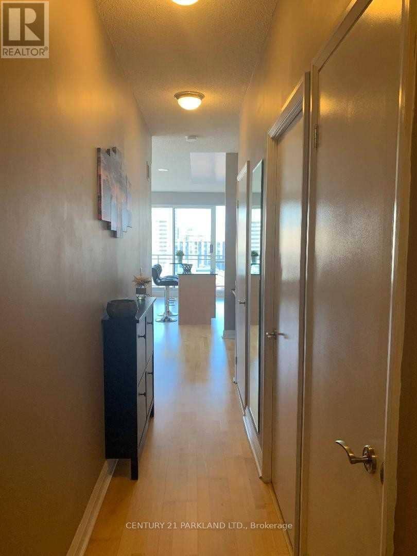 1101 - 220 Victoria Street — photo 17 of 29