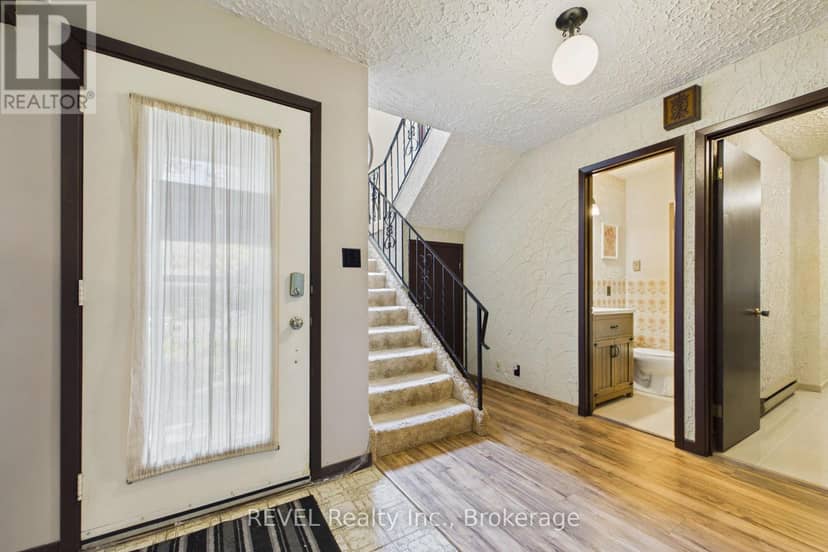370 Segwun Boulevard — photo 4 of 40