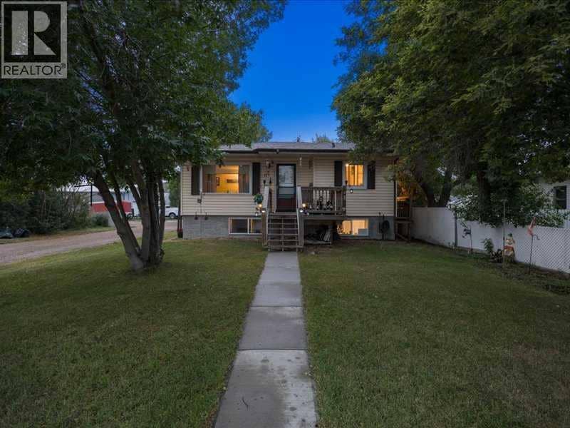 110 RAILWAY Avenue, Rockyford, photo 2