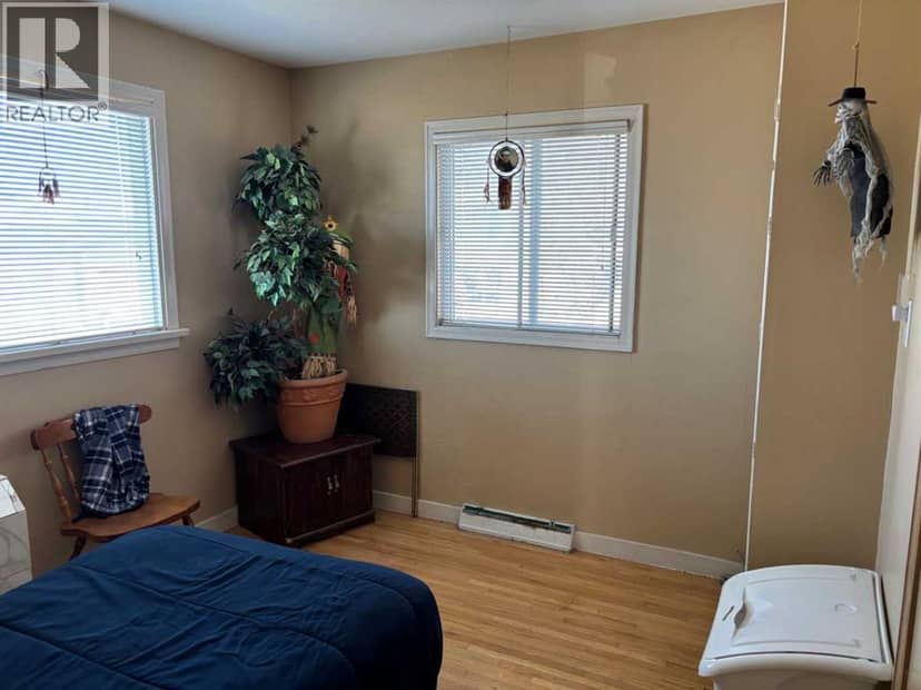 110 RAILWAY Avenue — photo 11 of 31
