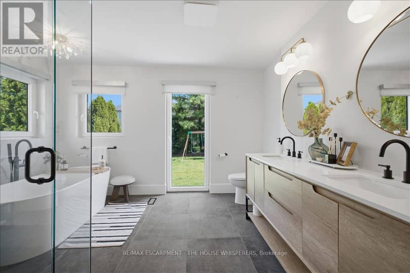 521 Falconridge Crescent — photo 18 of 40