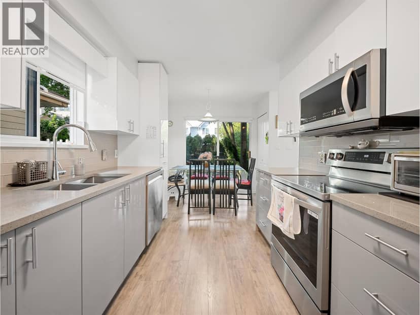 8 815 TOBRUCK AVENUE, North Vancouver, photo 6