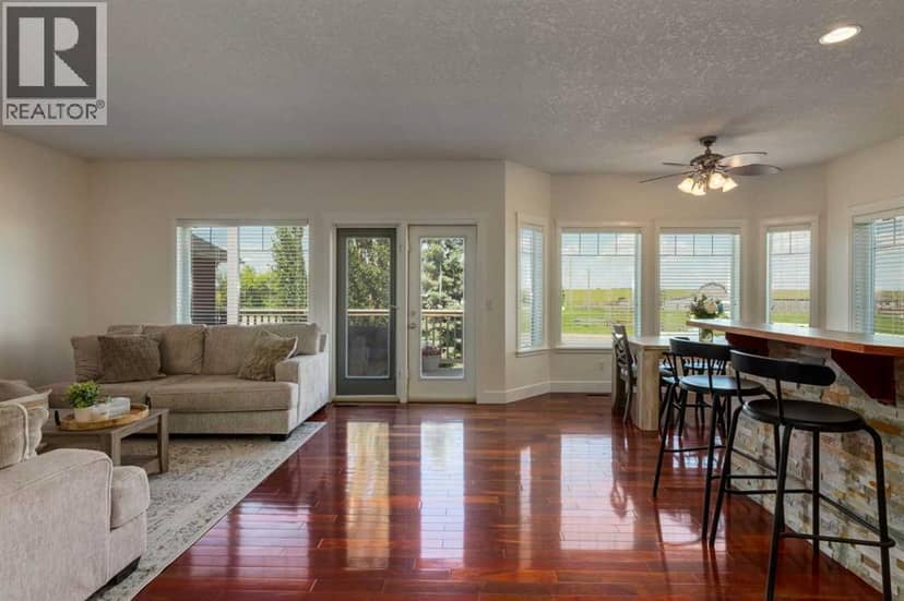 156 CAMDEN Court, Strathmore, photo 4