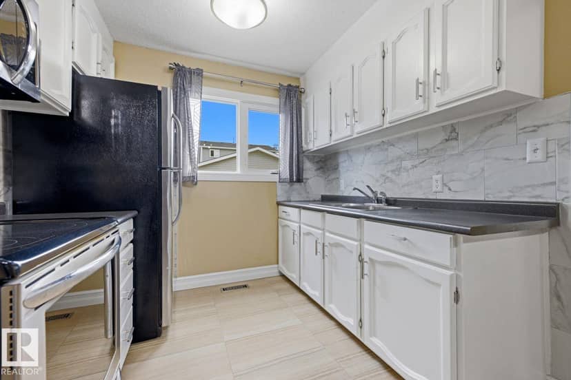 11317 22 AV NW — photo 18 of 40