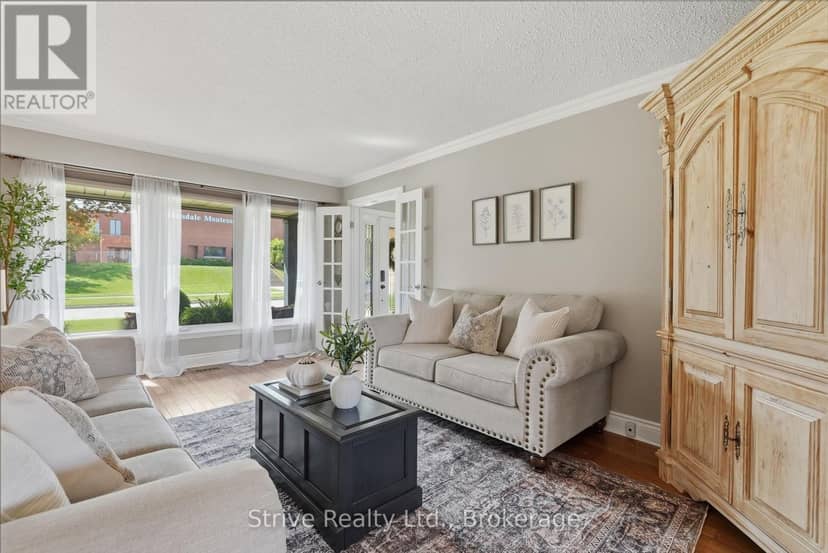 73 Rhonda Boulevard — photo 10 of 40