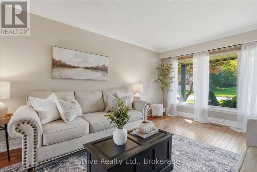 73 Rhonda Boulevard — photo 11 of 40