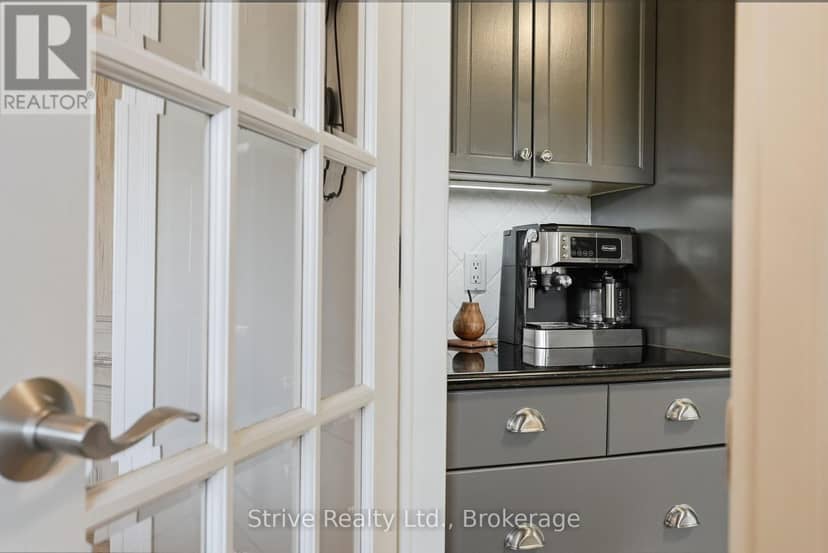 73 Rhonda Boulevard — photo 14 of 40