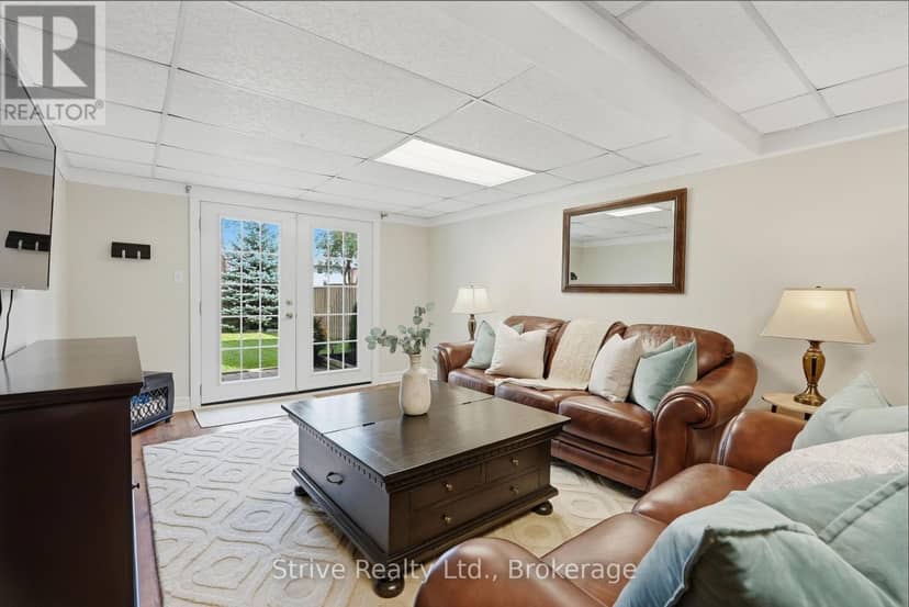 73 Rhonda Boulevard — photo 38 of 40