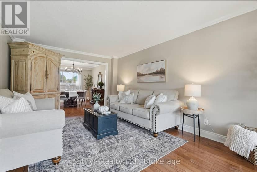 73 Rhonda Boulevard — photo 6 of 40