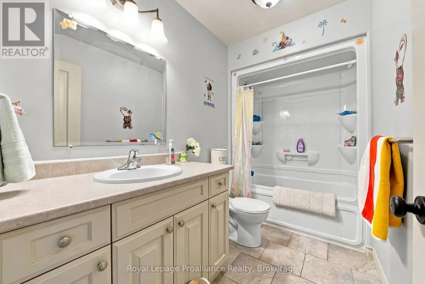 273 Avondale Road — photo 29 of 40