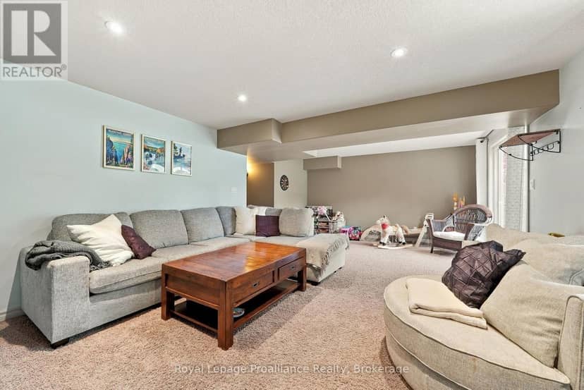 273 Avondale Road — photo 35 of 40