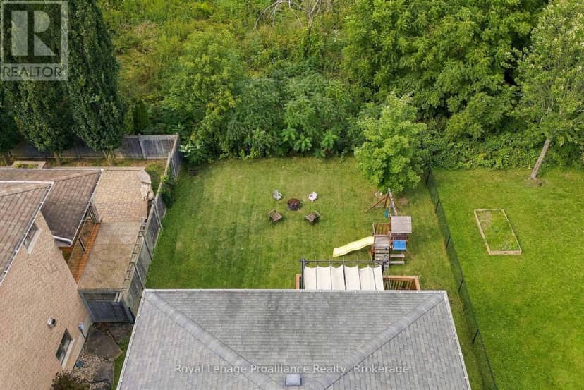 273 Avondale Road — photo 4 of 40