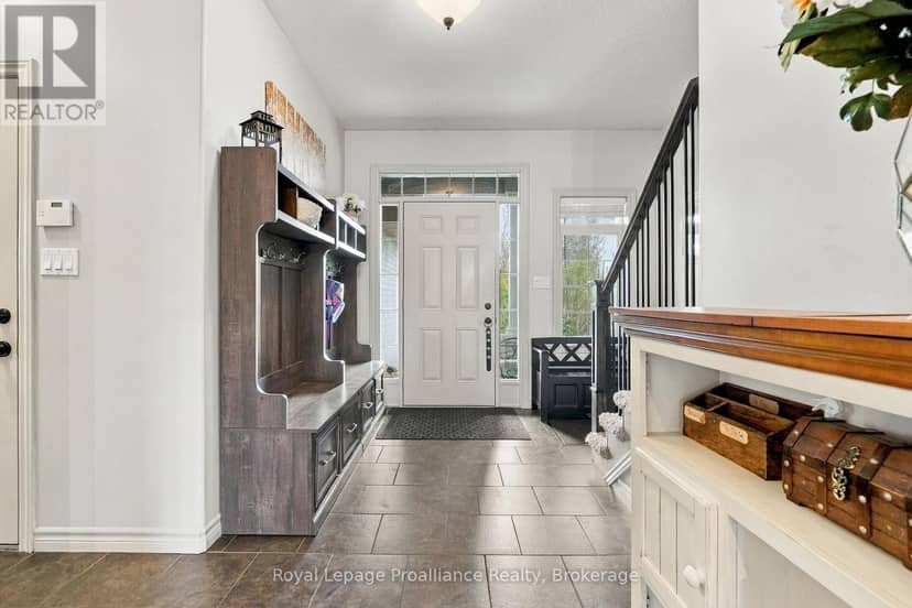 273 Avondale Road — photo 7 of 40