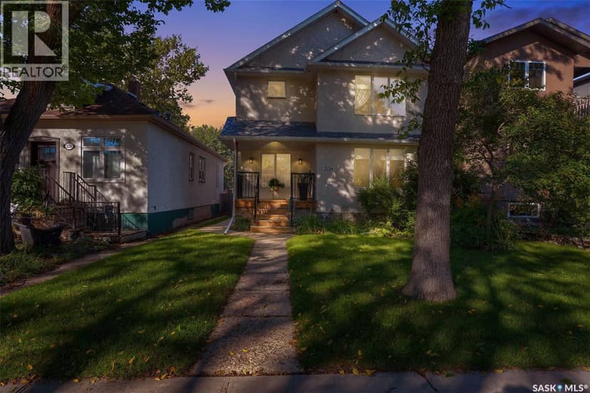 2124 Princess STREET — photo 1 of 40