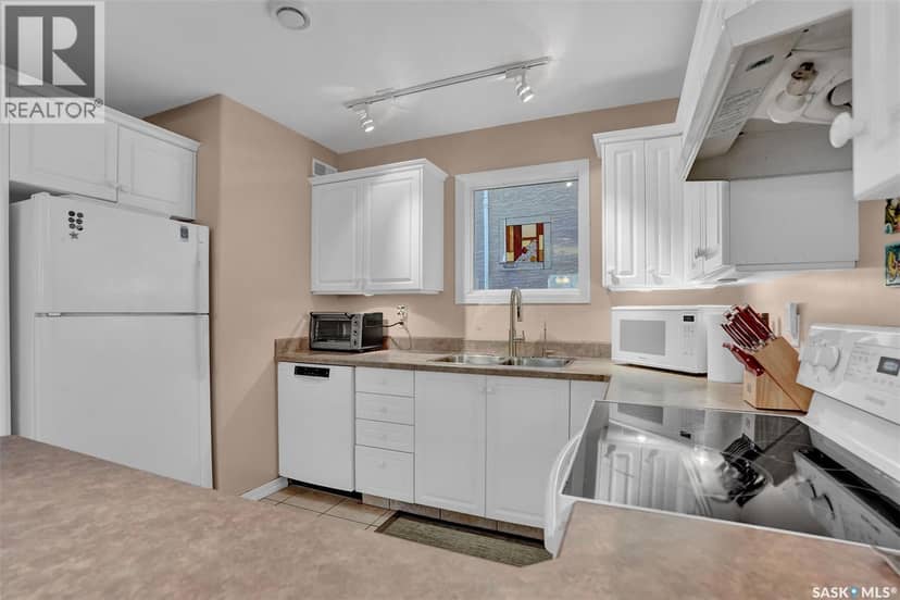 2124 Princess STREET — photo 16 of 40
