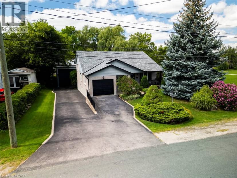 108 QUEENSWAY Drive — photo 1 of 40