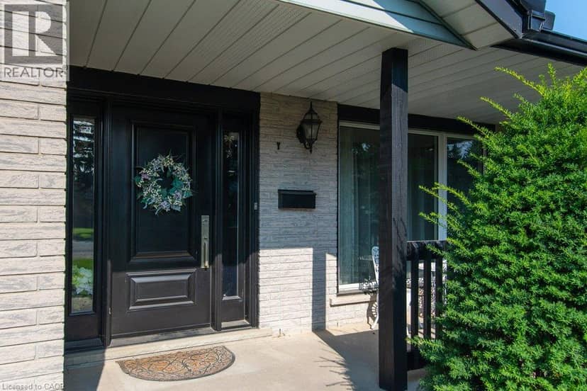 108 QUEENSWAY Drive — photo 6 of 40