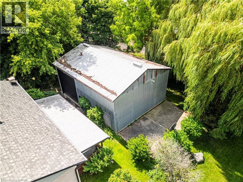 108 QUEENSWAY Drive — photo 3 of 40