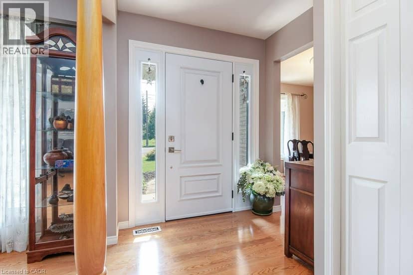 108 QUEENSWAY Drive — photo 8 of 40