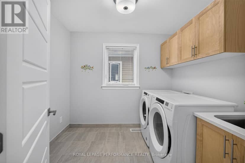 488 Famille Laporte Avenue — photo 37 of 40