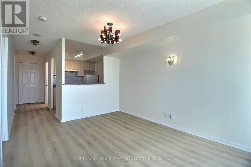 1701 - 8 Lee Centre Drive — photo 4 of 12