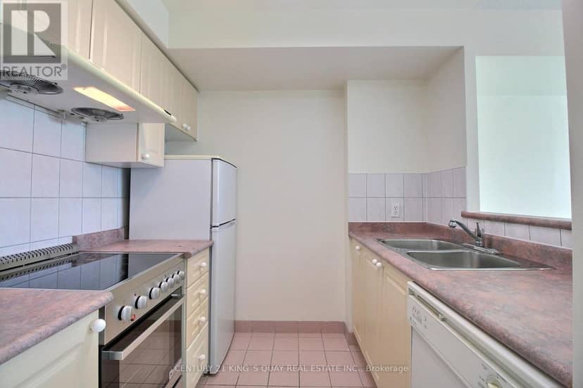 1701 - 8 Lee Centre Drive — photo 6 of 12