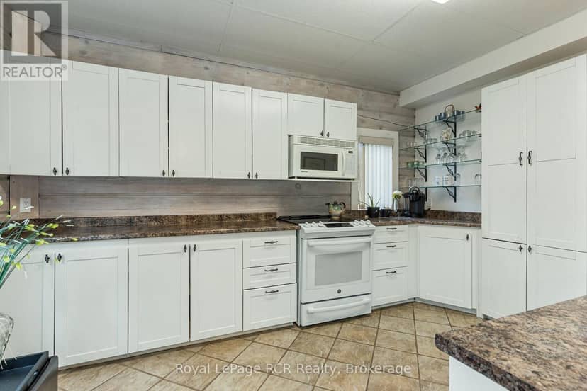 183 Lakeshore Road, Georgian Bluffs, photo 5
