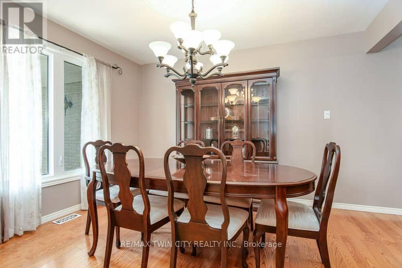 108 Queensway Drive — photo 12 of 40