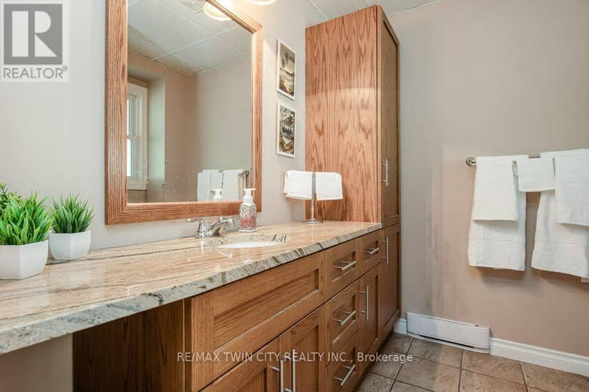 108 Queensway Drive — photo 34 of 40