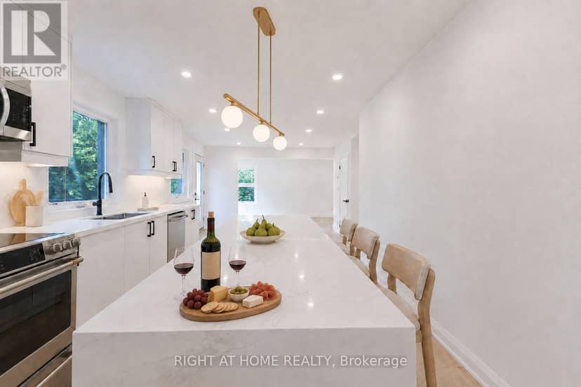 30 Morton Avenue — photo 6 of 40