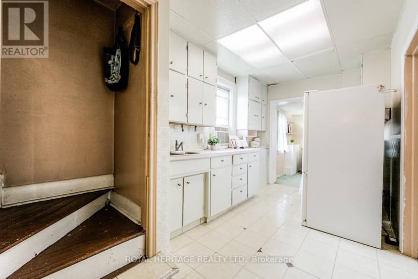 758 Jane Street — photo 10 of 31