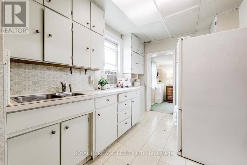 758 Jane Street — photo 11 of 31