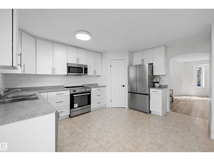 11822 47 ST NW — photo 12 of 40