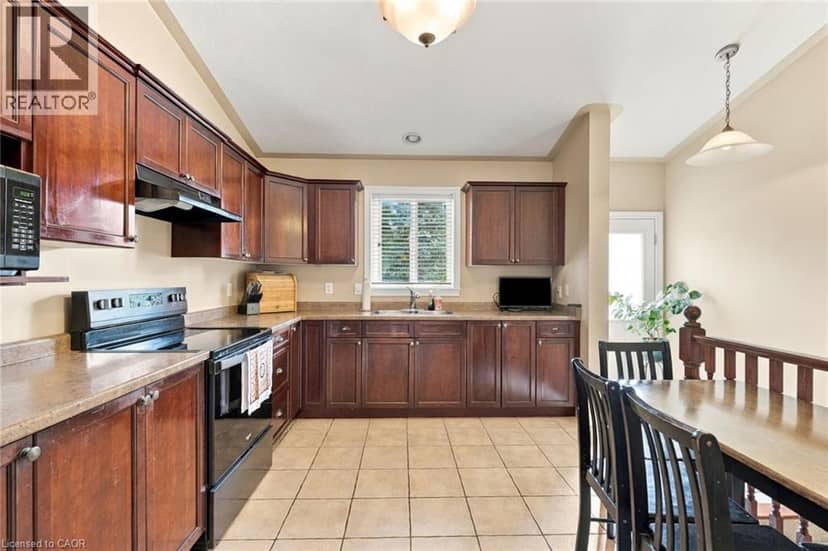26 LESLIE Street — photo 14 of 40