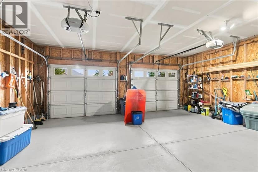 26 LESLIE Street — photo 32 of 40
