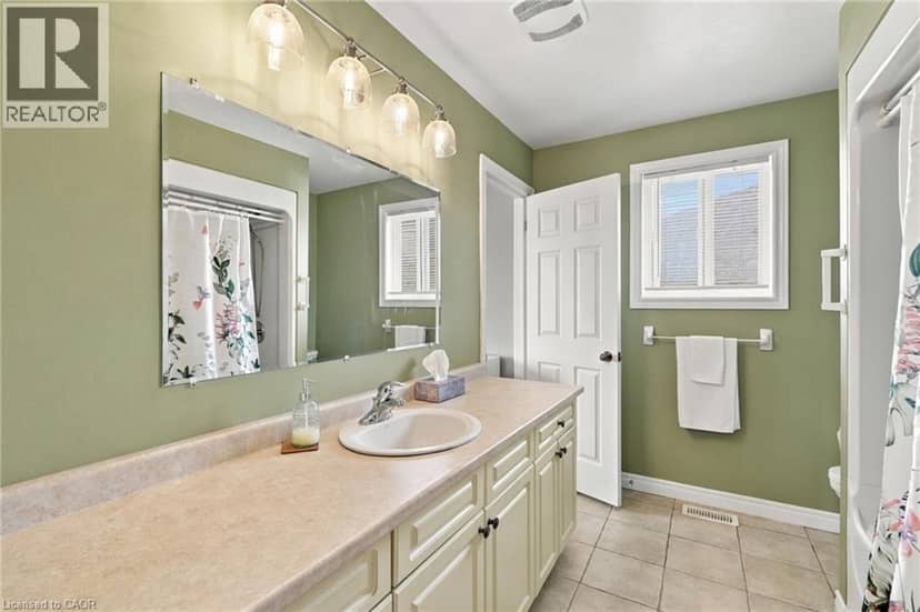26 LESLIE Street — photo 21 of 40