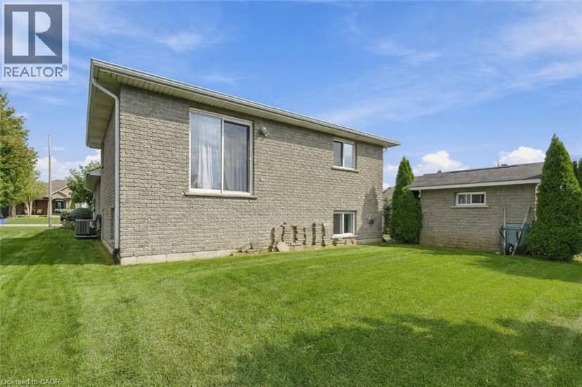 26 LESLIE Street — photo 37 of 40