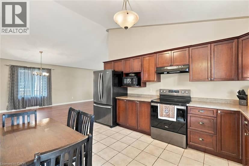 26 LESLIE Street — photo 12 of 40