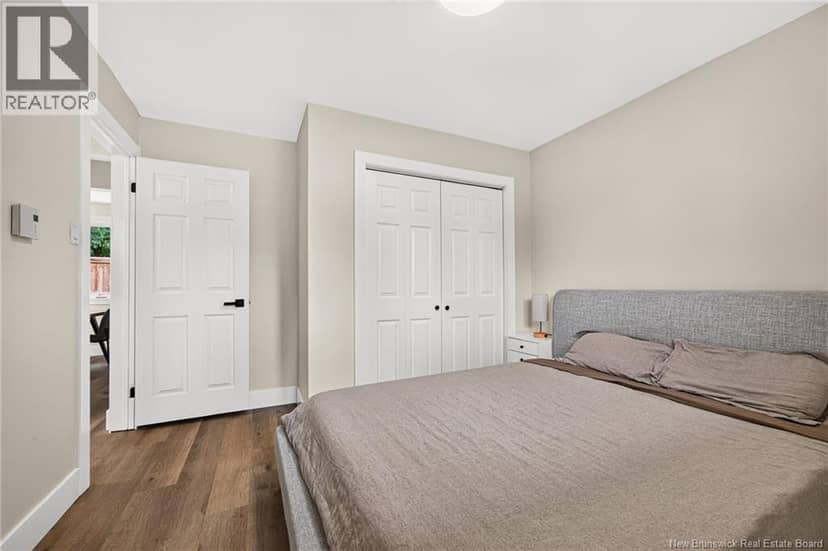 10 Kingsway Crescent — photo 20 of 40