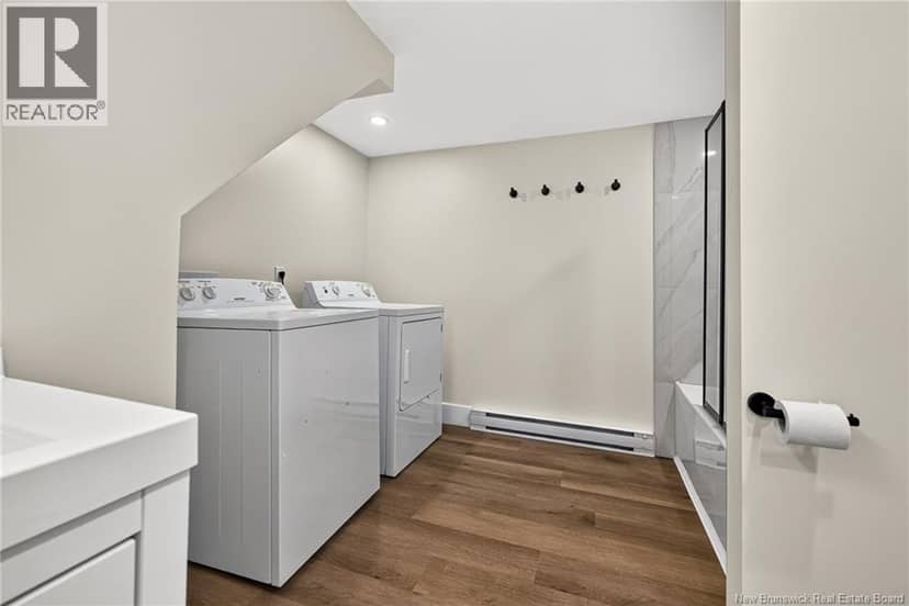 10 Kingsway Crescent — photo 35 of 40