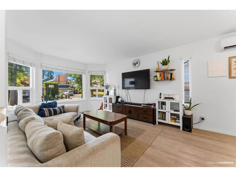 10306 167 STREET, Surrey, photo 3
