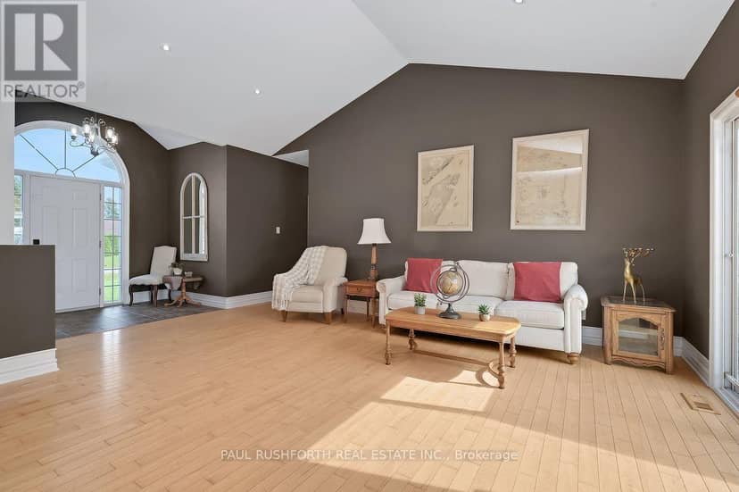 2030 Kingsley Street — photo 9 of 40