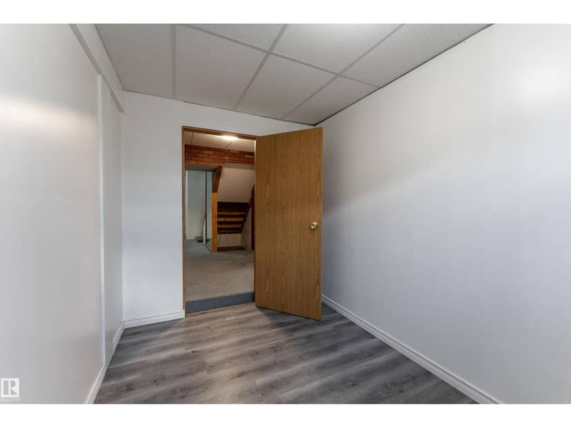 11363 22 AV NW — photo 35 of 40
