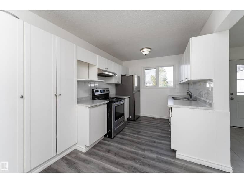 11363 22 AV NW — photo 10 of 40