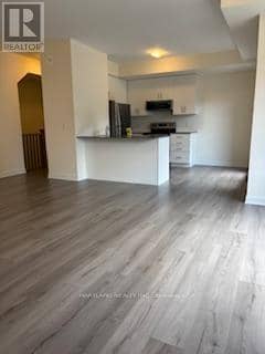 902 - 1695 Dersan Street — photo 3 of 15