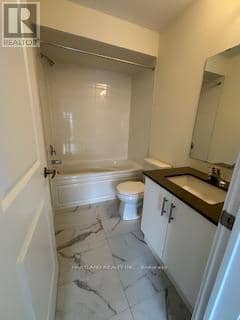 902 - 1695 Dersan Street — photo 8 of 15