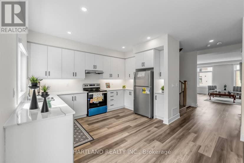 405 - 1695 Dersan Street — photo 7 of 22