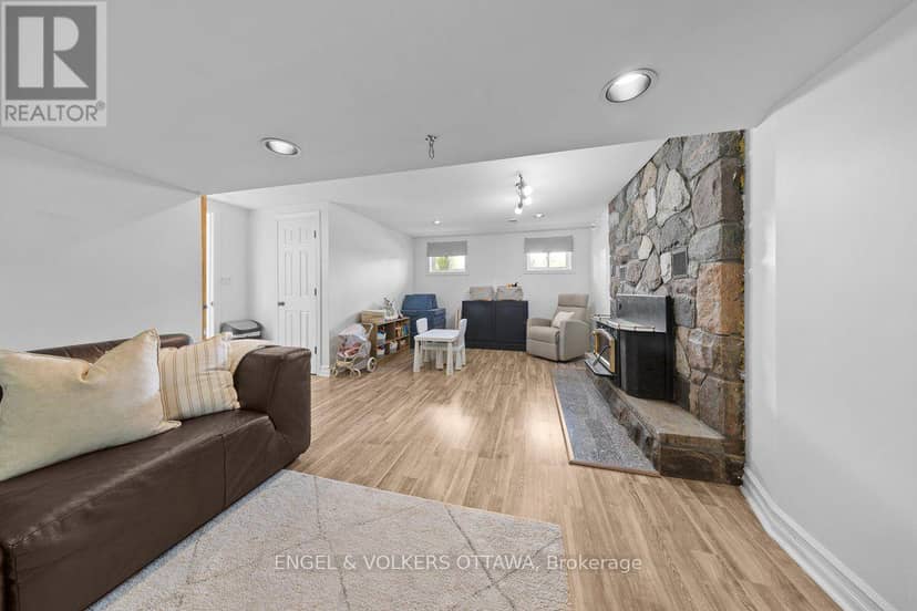 1393 Sutherland Drive — photo 30 of 40