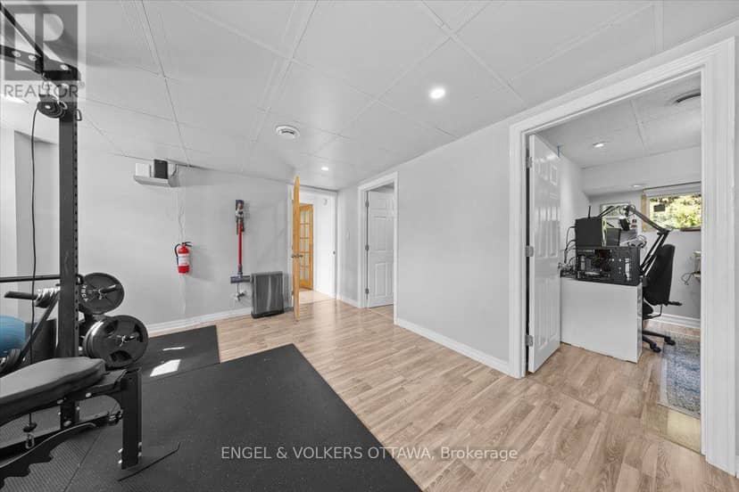 1393 Sutherland Drive — photo 36 of 40