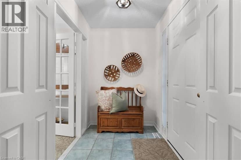 2175 COUNTRY CLUB Drive Unit# 2, Burlington, photo 3